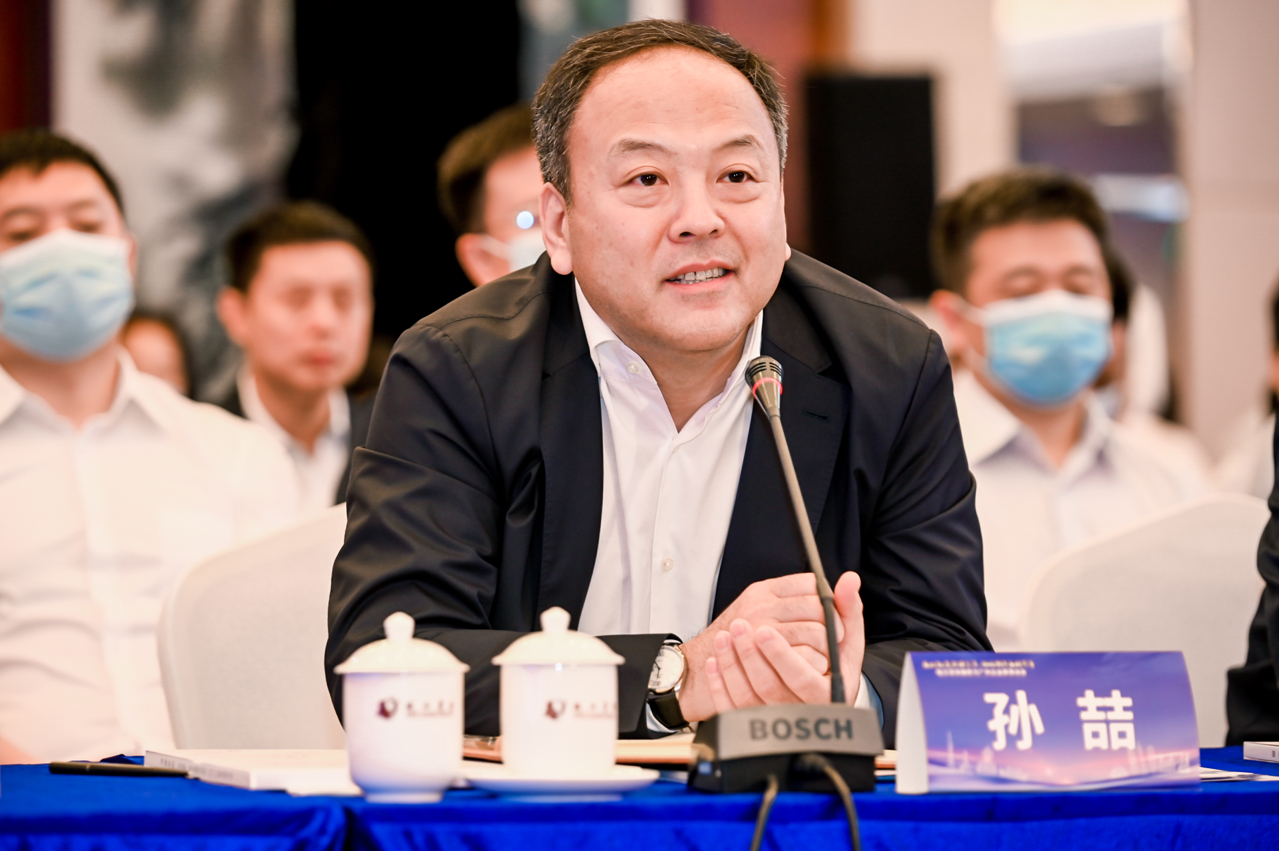 融通南北 共谱华章—— 黄瑞杰会长应邀出席哈尔滨市政府与广州企业家恳谈会